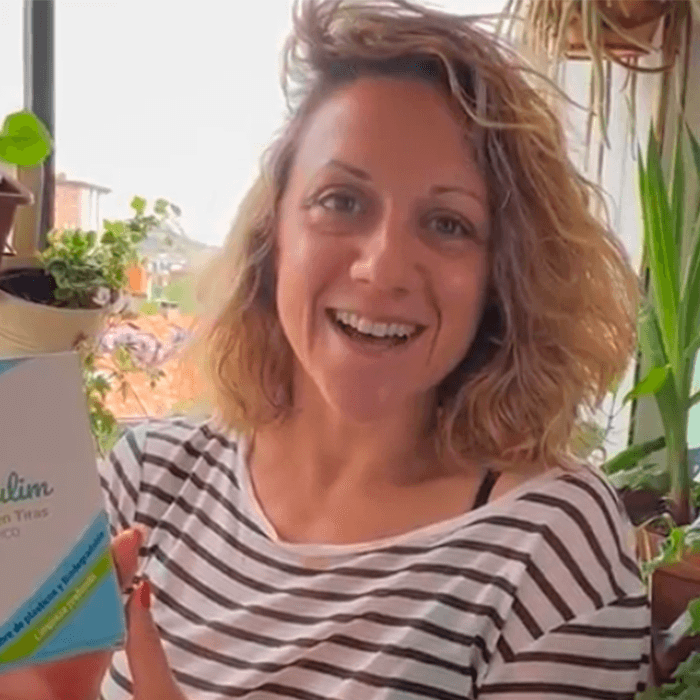 Carica il video: 
